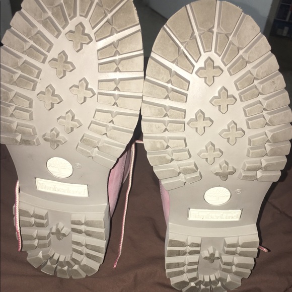 Women’s  pink Timberland Waterproof ankle boots. - Picture 3 of 5
